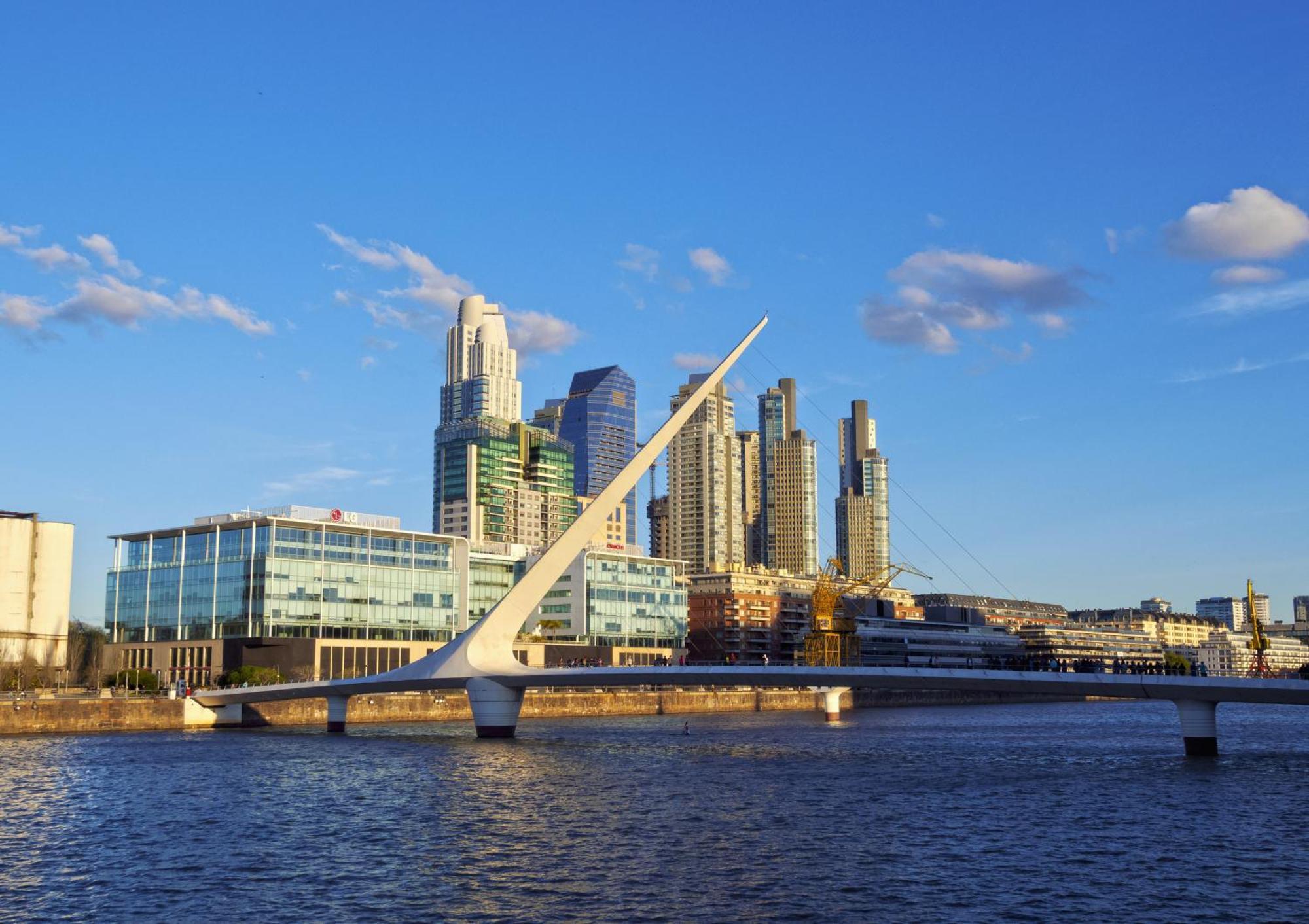 Family Apartment With Puente De La Mujer View In Puerto Madero Buenos Aires Bagian luar foto